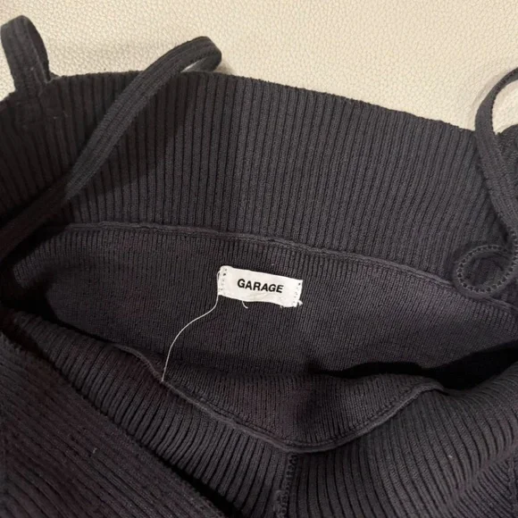 Garage Ribbed Set - Picture 2 of 3